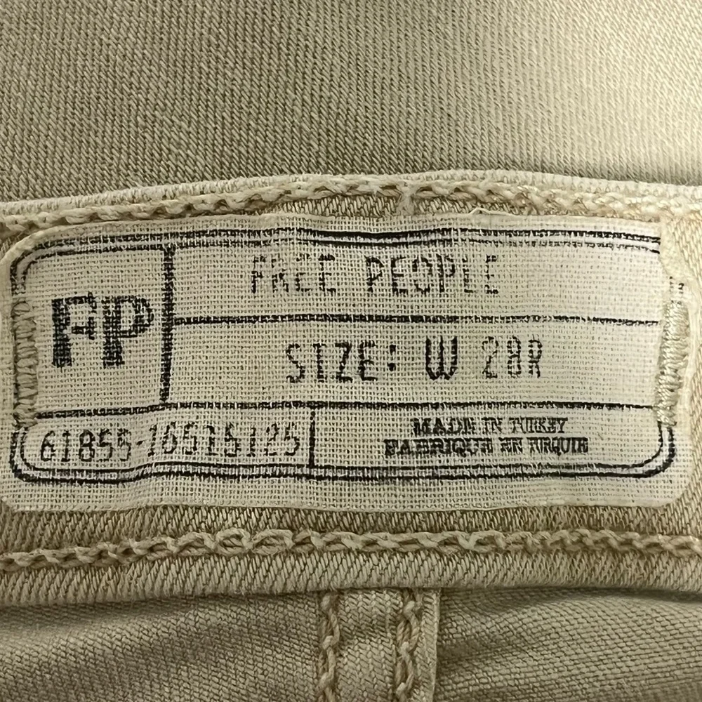 Free People Edgy fun khaki  High rise Destroyed Distressed Zip-fly Skinny Jeans